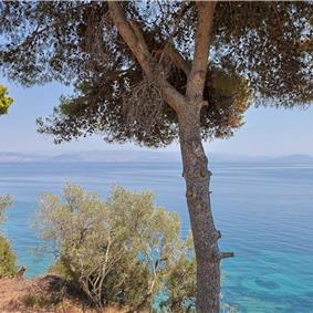 4 bedroom villa with pool by the sea, near Corfu town, sleeps 8